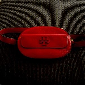 Red Tory Burch belt bag no signs of wear and tear 🌹